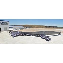 GE Yenilenebilir Enerji bünyesinde faaliyet gösteren ve tasarlayıp ürettiği rüzgâr türbini kanatlarıyla öncü olarak bilinen LM Wind Power, Türkiye Bergama’daki yeni fabrikasında üretime başladı. GE Yenilenebilir Enerji bünyesinde faaliyet gösteren ve tasarlayıp ürettiği rüzgâr türbini kanatlarıyla öncü olarak bilinen LM Wind Power, Türkiye Bergama’daki yeni fabrikasında üretime başladı.