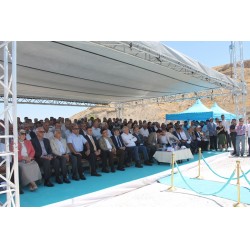 Türkiye’nin ilk ‘çöp yakma ve bertaraf’ santrali olan “Entegre Çevre Projesi’nin temel atma törenine Gümrük ve Ticaret Bakanı Bülent Tüfenkci, Malatya Valisi Ali Kaban, Malatya Büyükşehir Belediye Başkanı Ahmet Çakır ve yerel yöneticiler katıldı. Türkiye’nin ilk ‘çöp yakma ve bertaraf’ santrali olan “Entegre Çevre Projesi’nin temel atma törenine Gümrük ve Ticaret Bakanı Bülent Tüfenkci, Malatya Valisi Ali Kaban, Malatya Büyükşehir Belediye Başkanı Ahmet Çakır ve yerel yöneticiler katıldı.