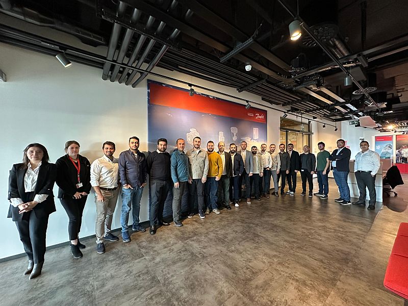 Enerji verimliliği yüksek ve doğa dostu yarı hermetik BOCK® Kompresörler ve karbondioksitli soğutma sistemleri için uygulamalı kompresör seçim teknikleri aktarıldı. 