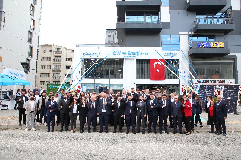 Büyütmek için resme tıklayın CW Enerji, yurt içi müşteri ağı ve operasyonel gücünü artırmak amacıyla oluşturduğu CW Enerji Plus Bayileri ile büyümesini sürdürüyor.